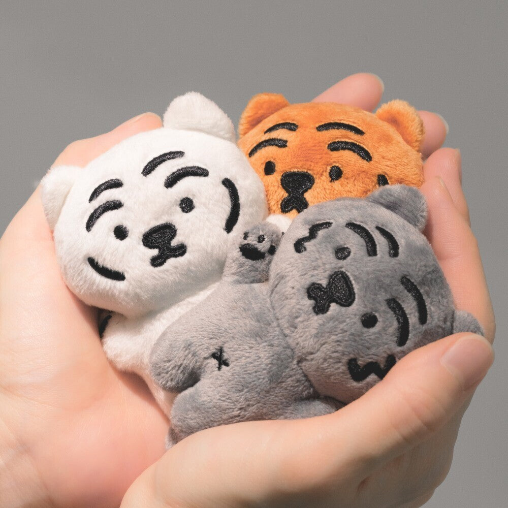 Hug Me Stuffed Plush Magents