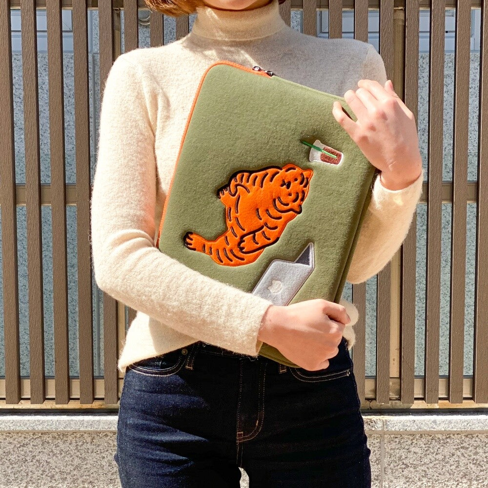 Lazy Tiger Laptop/Tablet Pouch