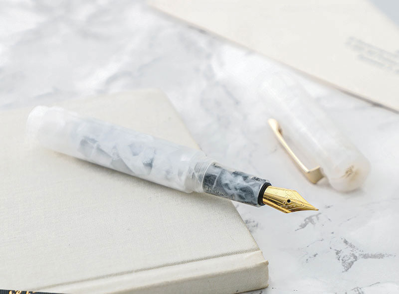 Attache Marbled Fountain Pen